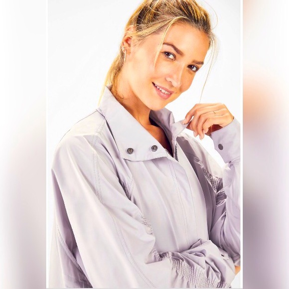 NWOT • Fabletics Haze Gray Giana Jacket 💚 - Picture 4 of 15